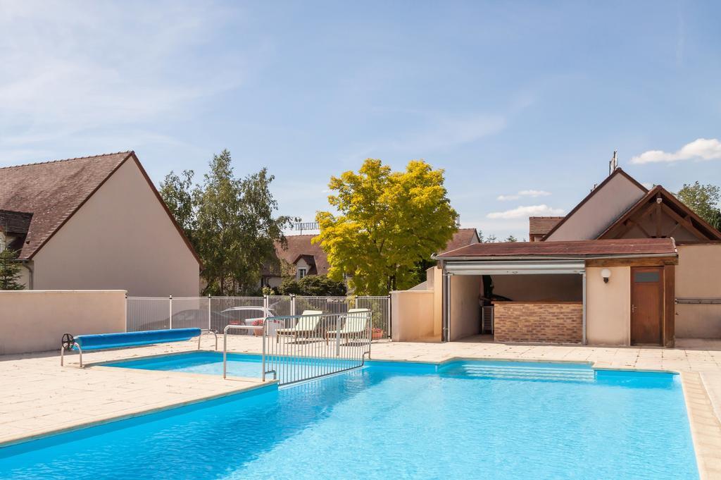 Logis Hotel "Ici M'Aime" Rouvray  المظهر الخارجي الصورة